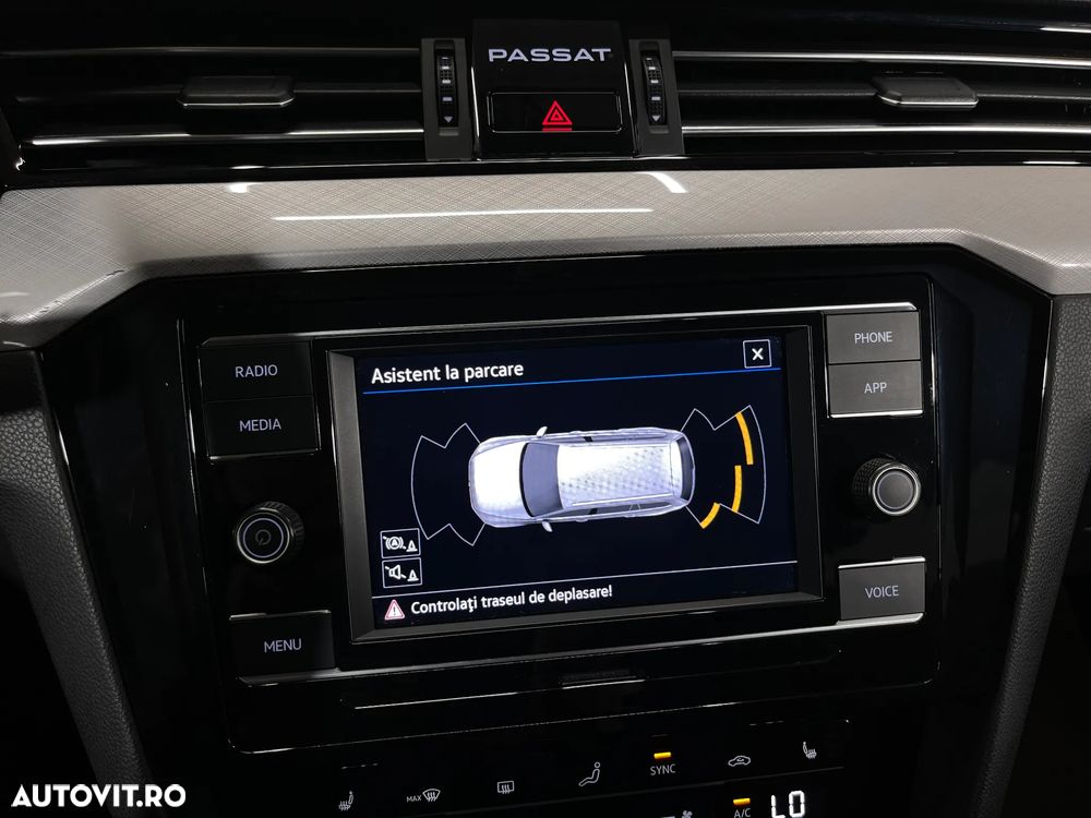VOLKSWAGEN Passat 2023 — imagine 40