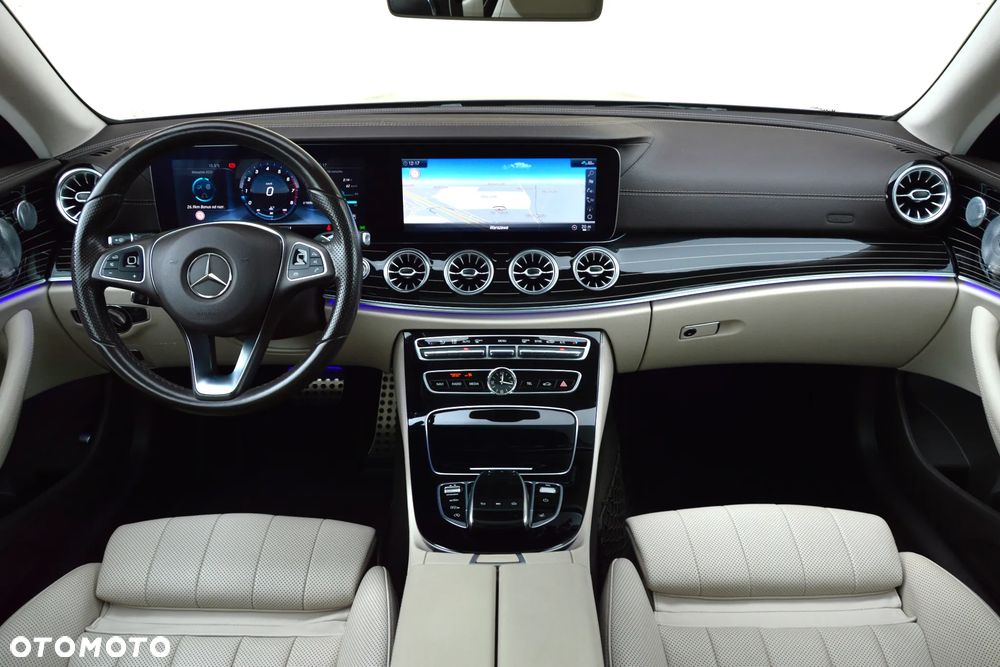 Mercedes-Benz Klasa E 400 4-Matic 9G-TRONIC - 3