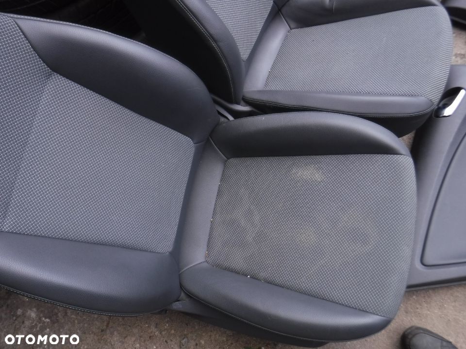 Opel Corsa D 5d skory siedzienia fotele  europa - 4