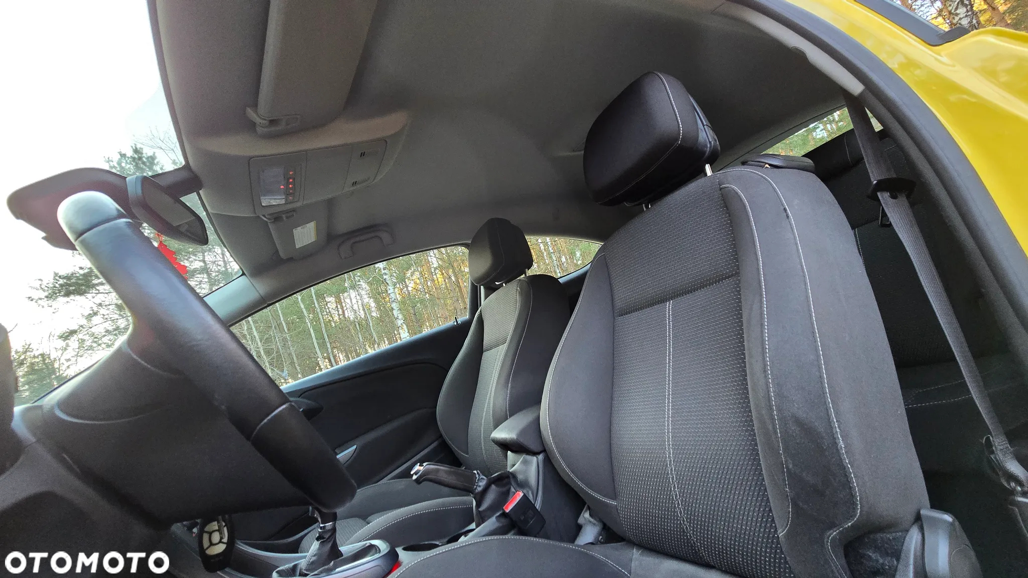 Opel Astra IV GTC 1.6 T Sport - 24