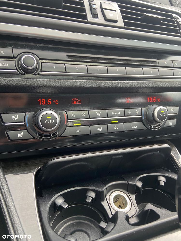 BMW Seria 5 528i xDrive Luxury Line - 8