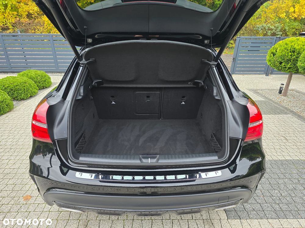 Mercedes-Benz GLA 220 4-Matic AMG Line - 17