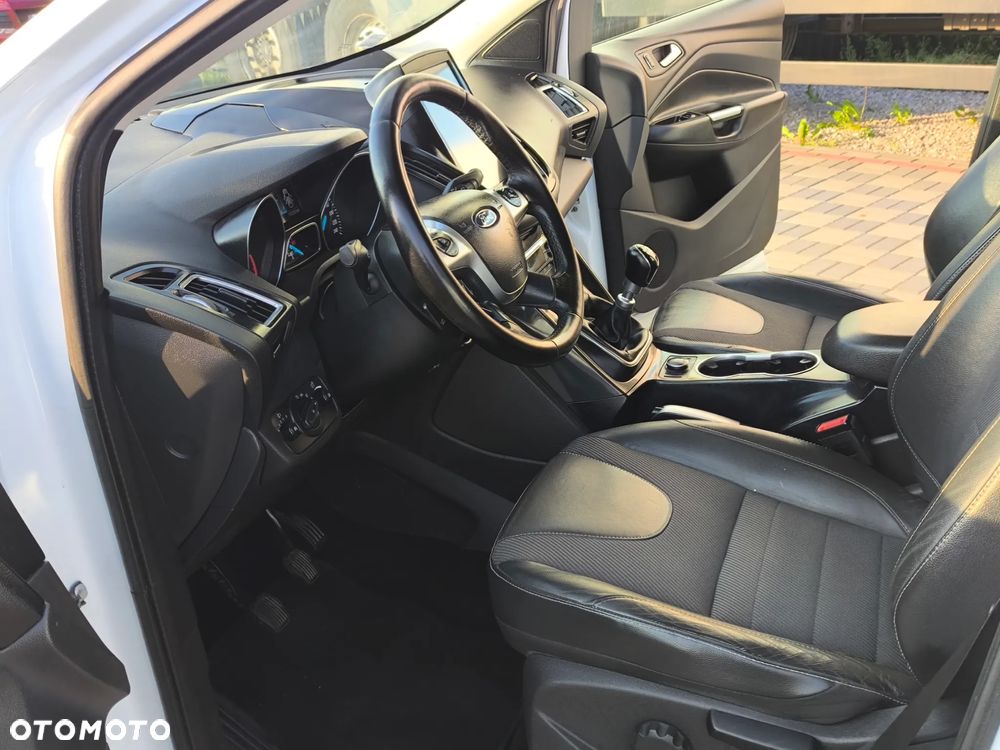 Ford Kuga 2.0 TDCi FWD Titanium - 21