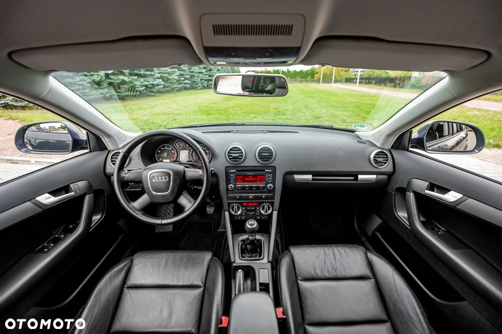 Audi A3 Sportback 1.6 Ambiente - 27