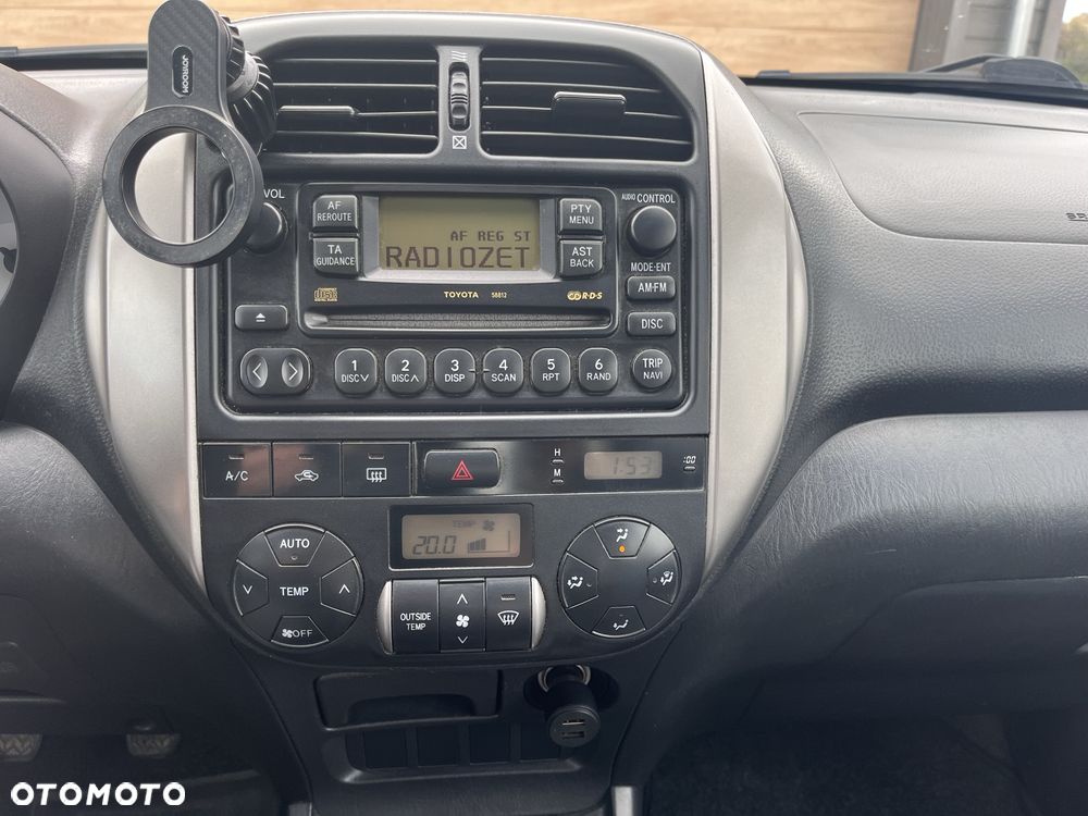 Toyota RAV4 - 8