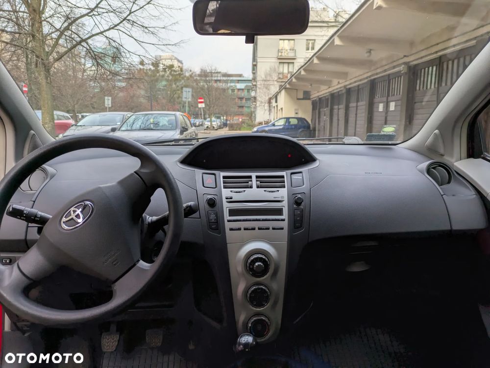 Toyota Yaris 1.3 Terra - 12