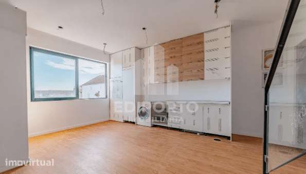 Apartamento T2+1 DUPLEX  (+1 COM 8M2 JANELA E ACESSO A VARANDA) ao Est - Grande imagem: 4/55