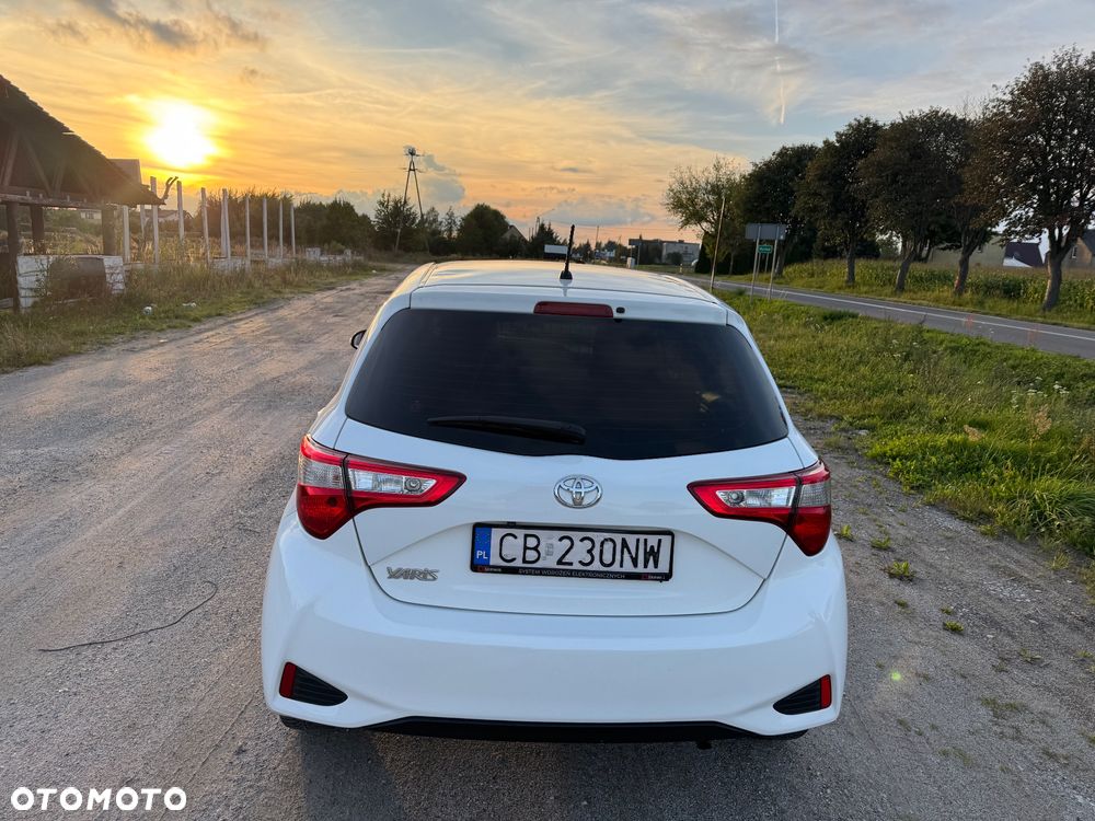 Toyota Yaris 1.0 Premium - 5