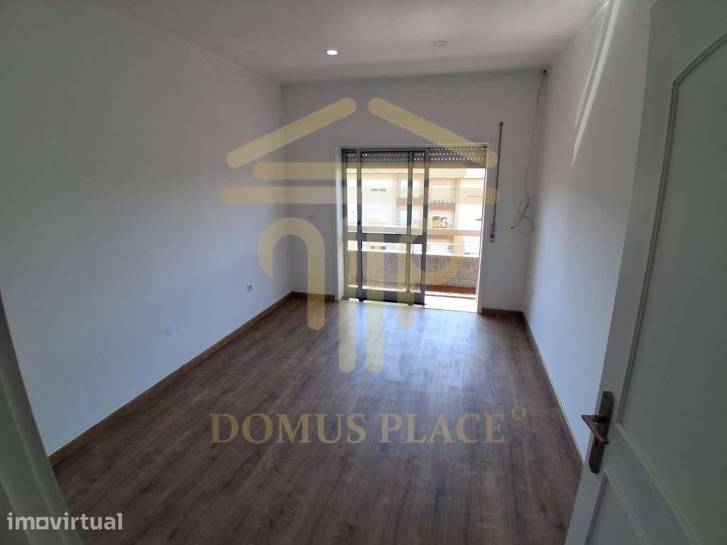 Apartamento T3 Renovado com 3 Frentes, Varandas e Garagem em Fânzer... - Grande imagem: 4/21