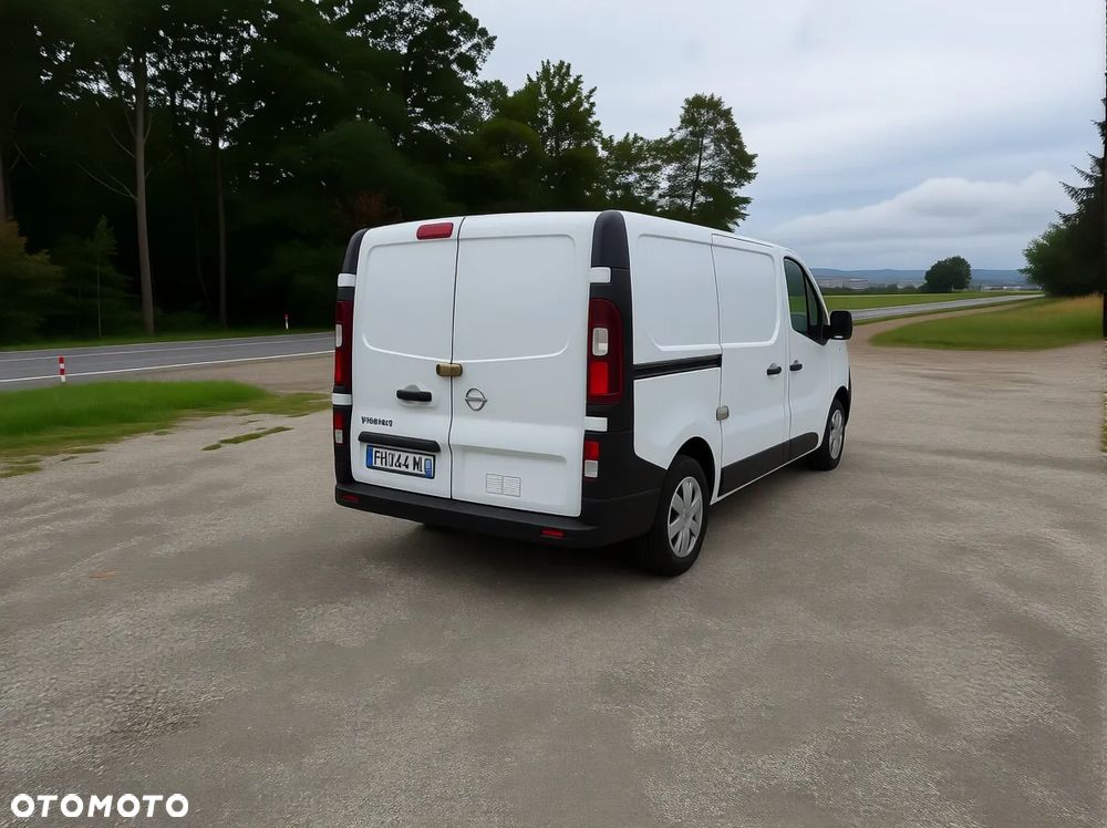 Opel vivaro - 9