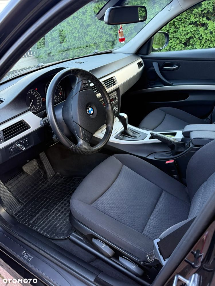 BMW Seria 3 318i - 10