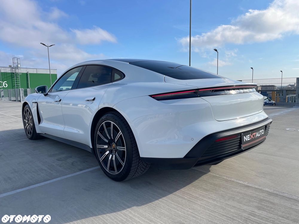 Porsche Taycan Performance Plus - 6