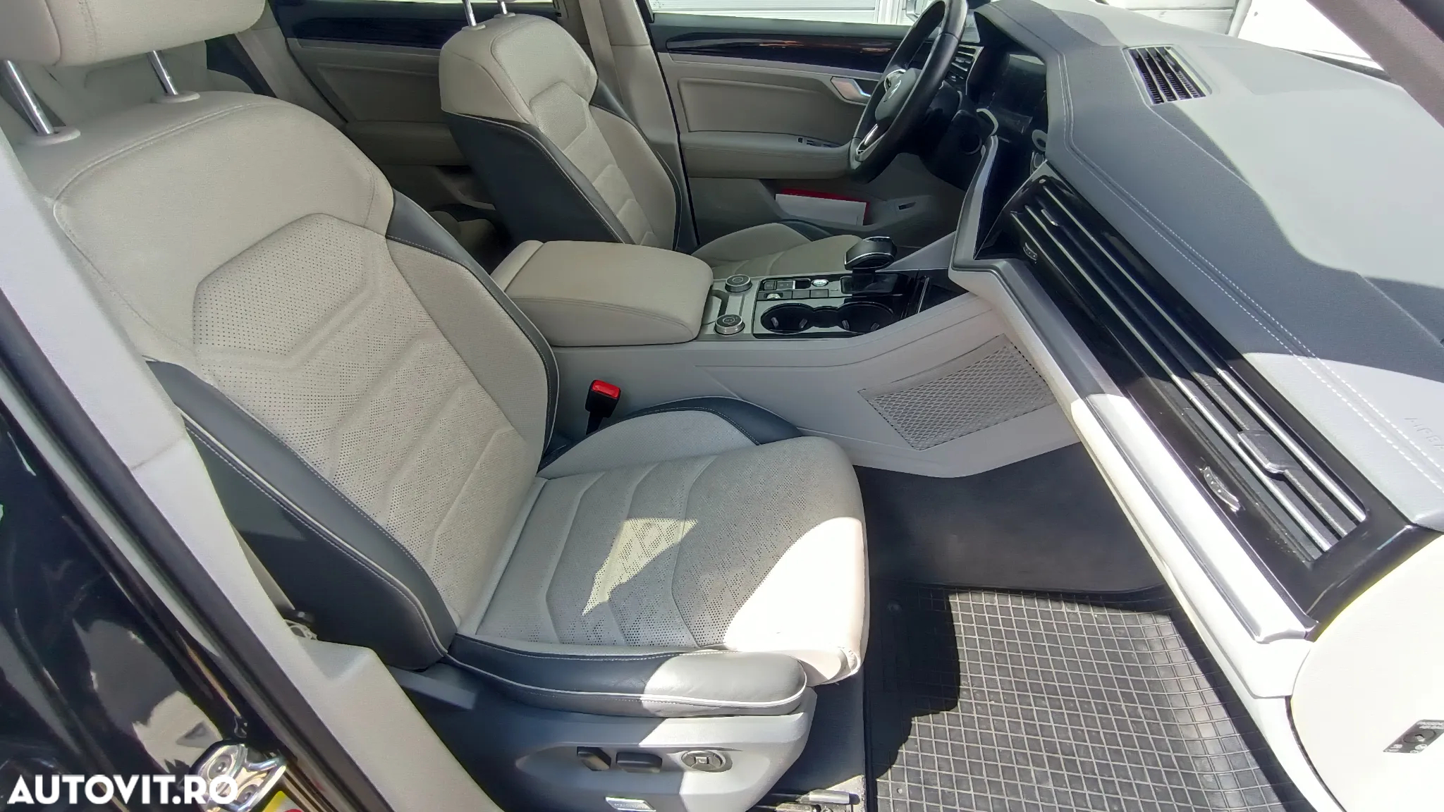 Volkswagen Touareg V6 TDI Elegance - 32