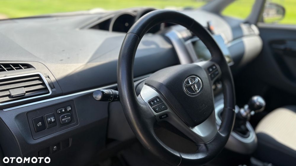 Toyota Verso 1.6 D-4D Active 7os - 11