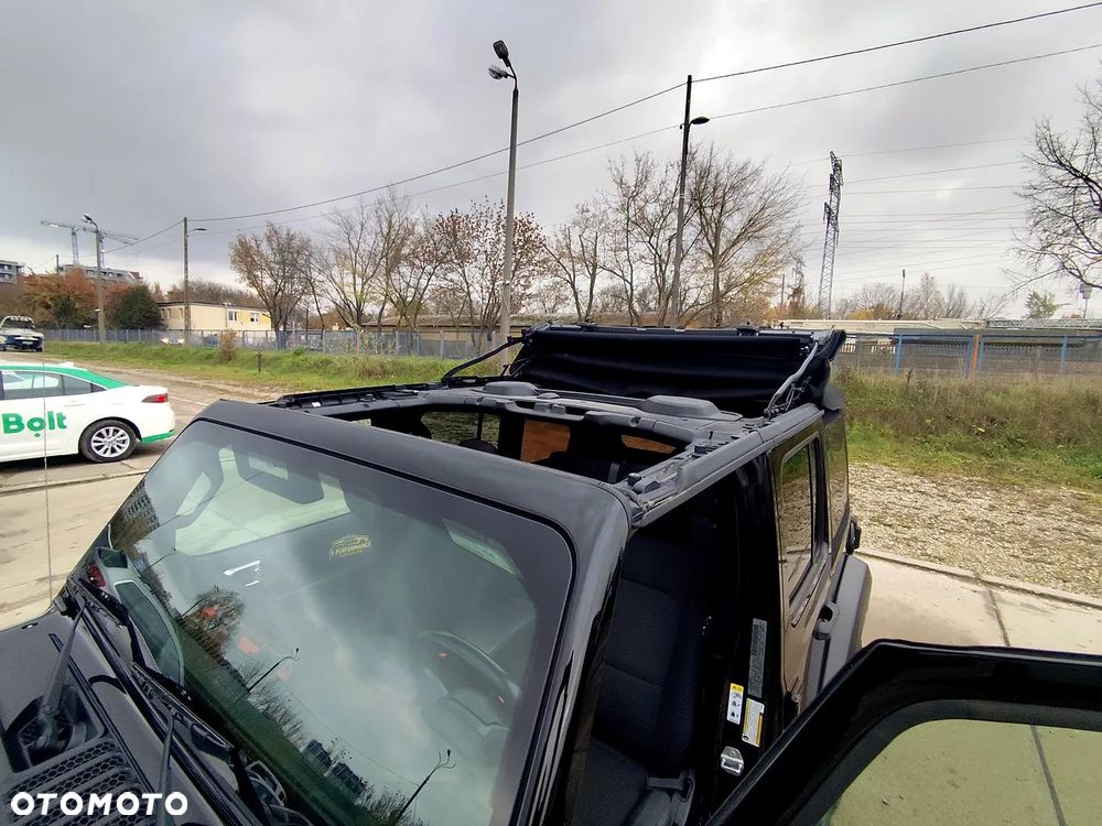 Jeep Wrangler - 24