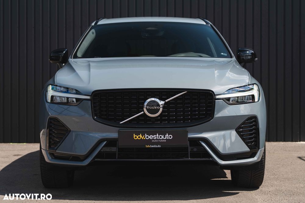 Volvo XC 60 B4 MHEV AT8 AWD R-Design - 3