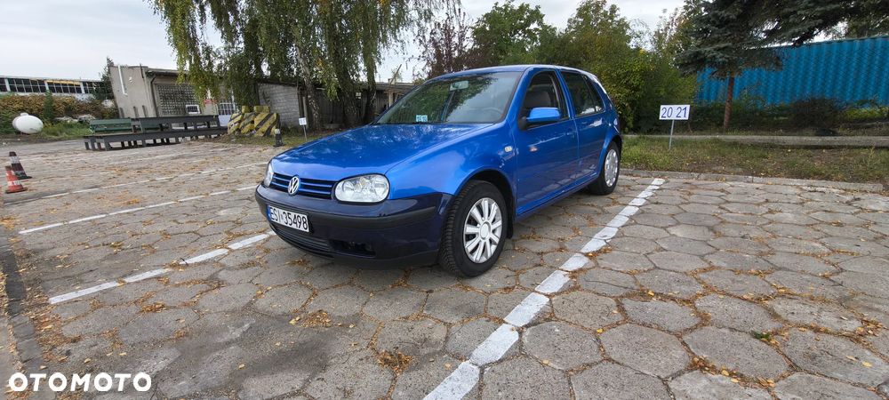 Volkswagen Golf - 2