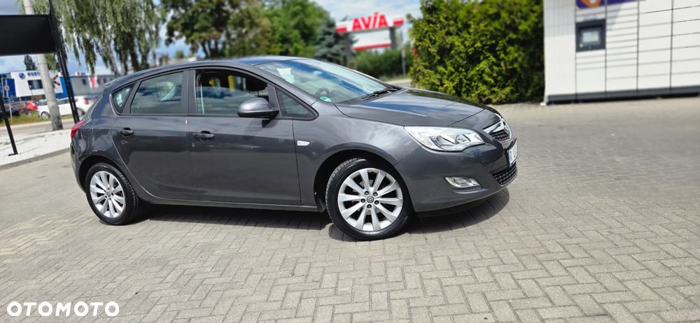 Opel Astra 1.4 Turbo 150 Jahre - 21