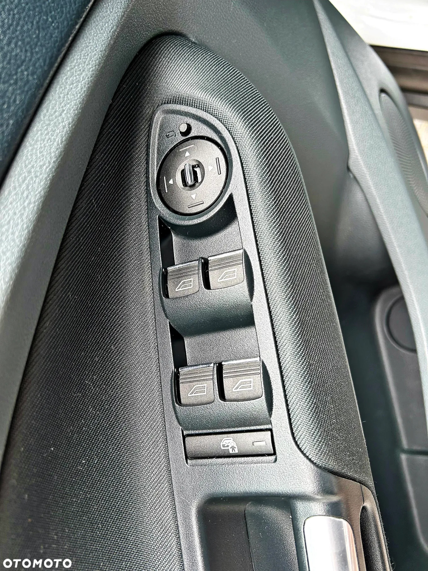 Ford Grand C-MAX 2.0 TDCi Titanium - 25