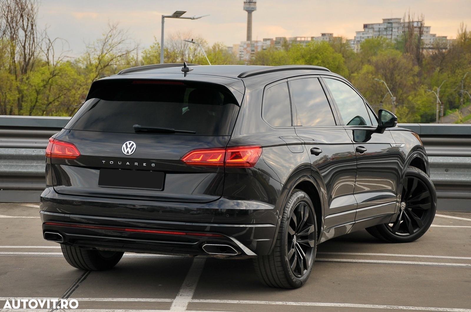 Volkswagen Touareg V6 TDI 4MOTION R-Line - 8