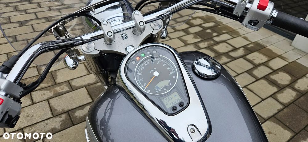 Suzuki Intruder - 8