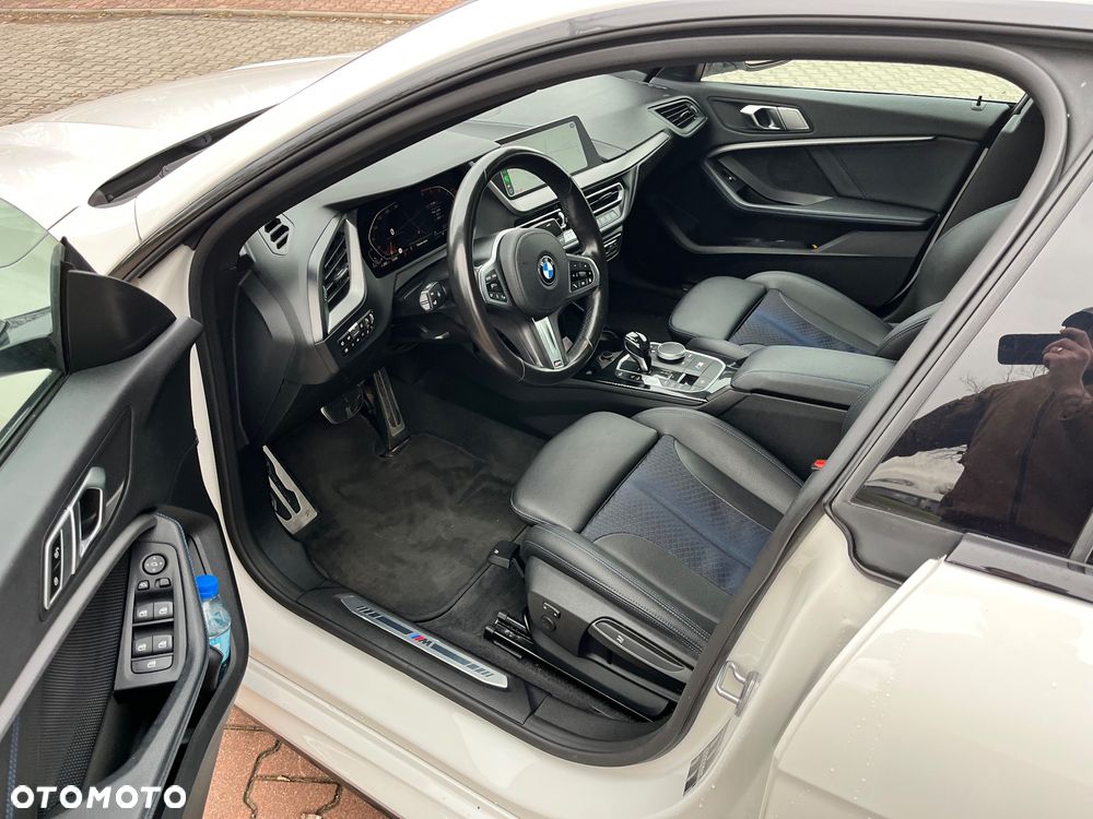 BMW Seria 2 218d - 15