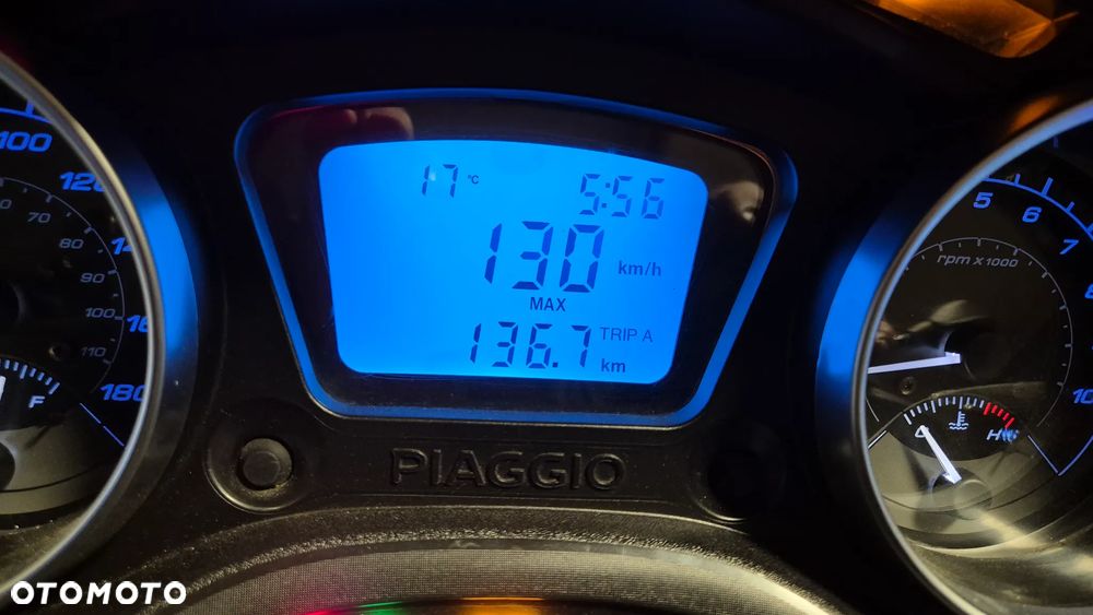 Piaggio MP-3 - 10