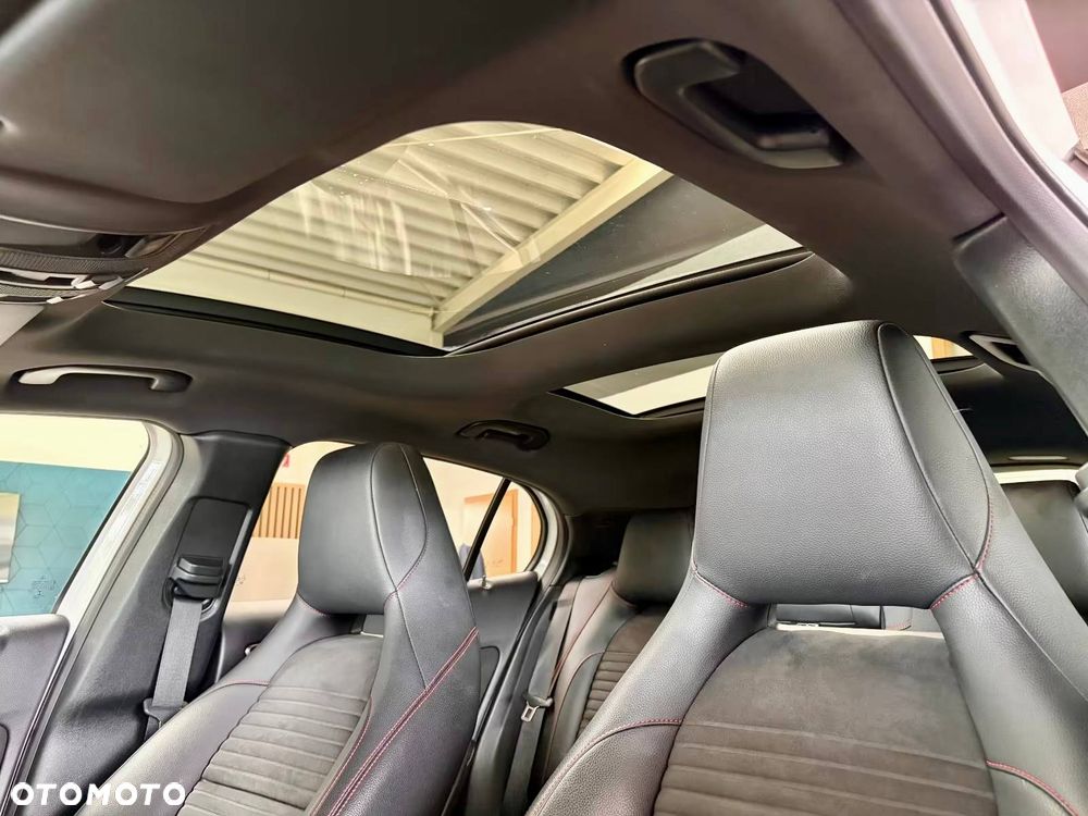 Mercedes-Benz GLA 220 4Matic 7G-DCT AMG Line - 17