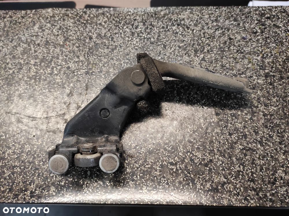 ROLKA DRZWI PRZESUWNYCH LEWYCH TYLNYCH VW CADDY 3 04-15R 2K0843335A WYSYŁKA !!!!!! - 3