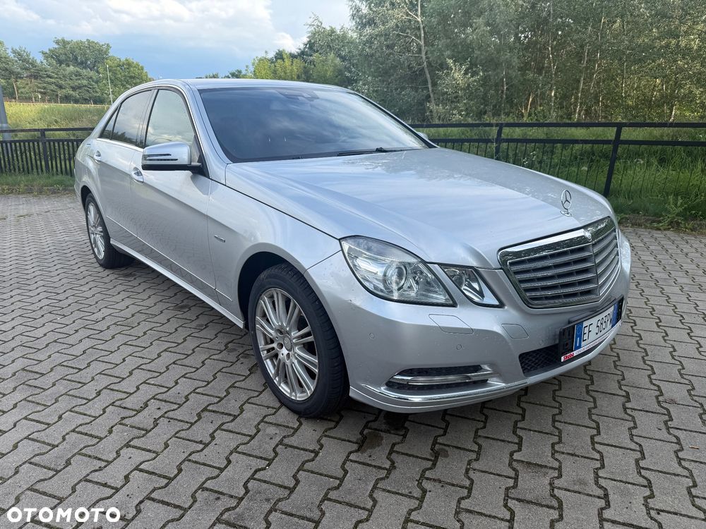 Mercedes-Benz Klasa E 350 CDI DPF BlueEFFICIENCY 7G-TRONIC Elegance - 9