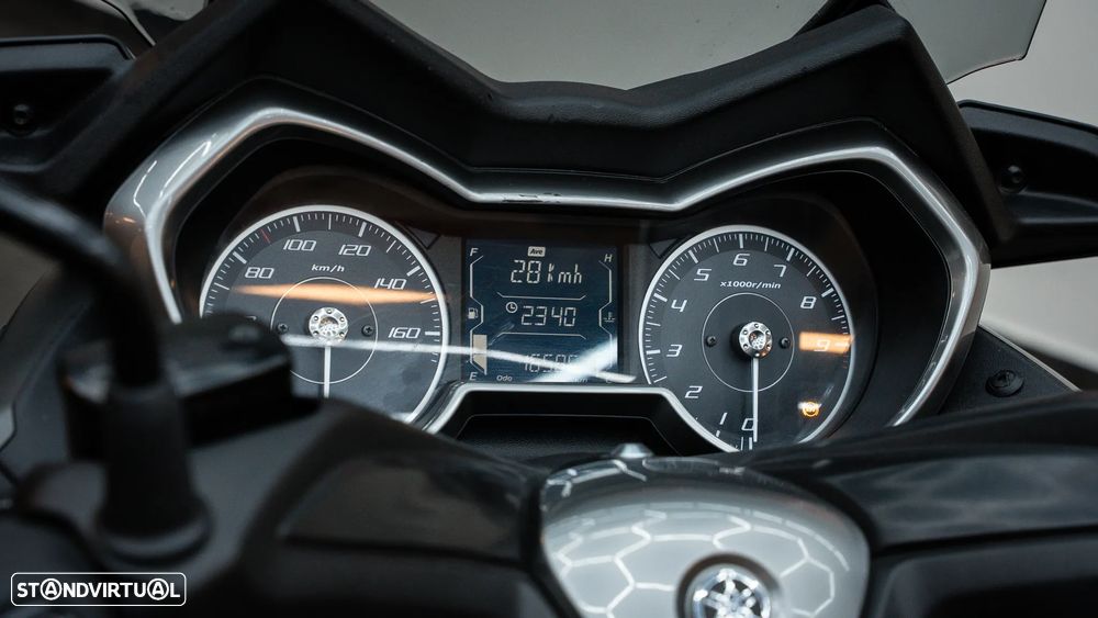 Yamaha X-Max 300 Tech Max - 8