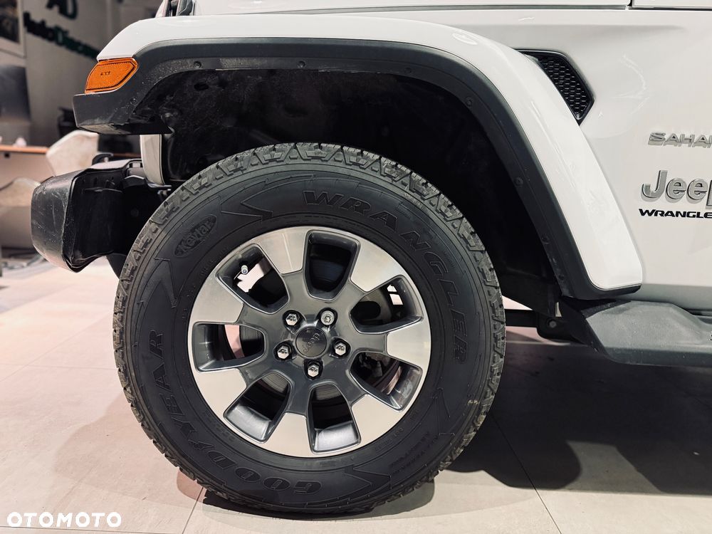 Jeep Wrangler Unlimited GME 2.0 Turbo Sahara - 12