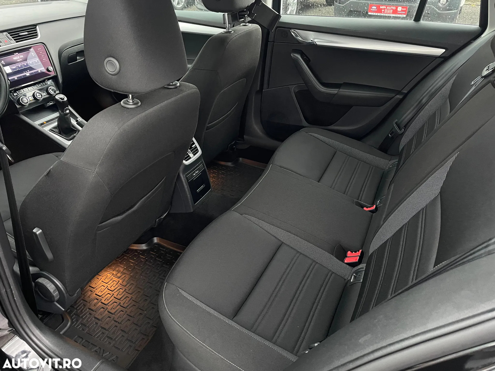 Skoda Octavia Combi Diesel 1.6 TDI Style - 19