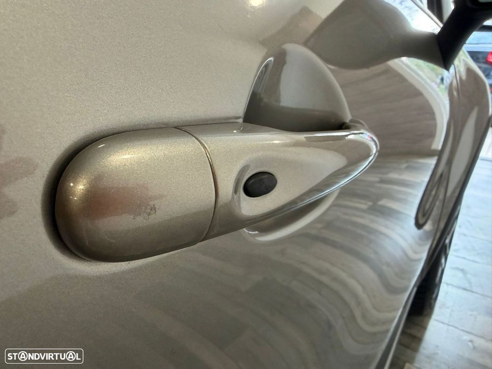 Renault Captur 1.5 dCi Exclusive XMOD EDC - 25