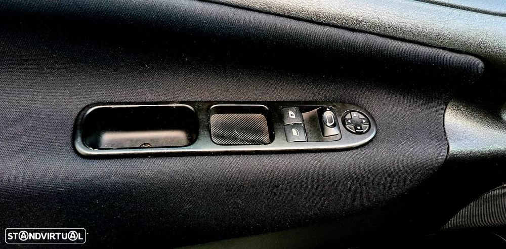 Peugeot 207 1.4 16V Active - 14