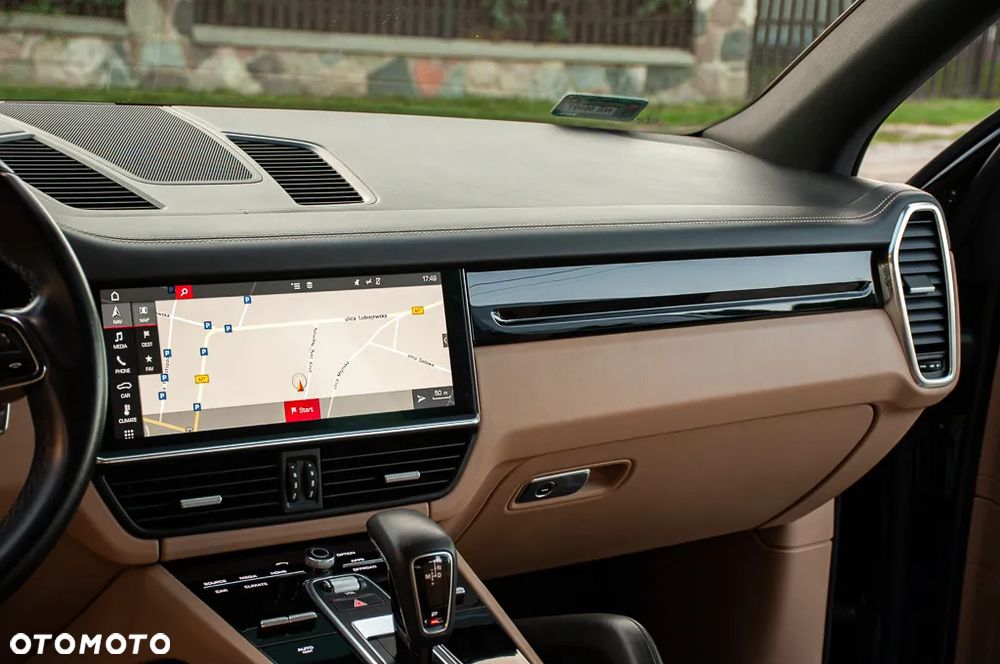 Porsche Cayenne - 27