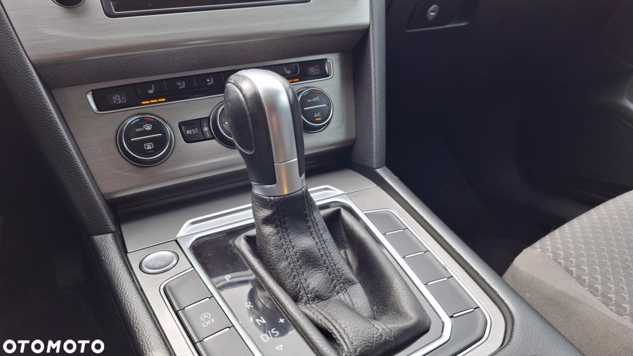 Volkswagen Passat - 19