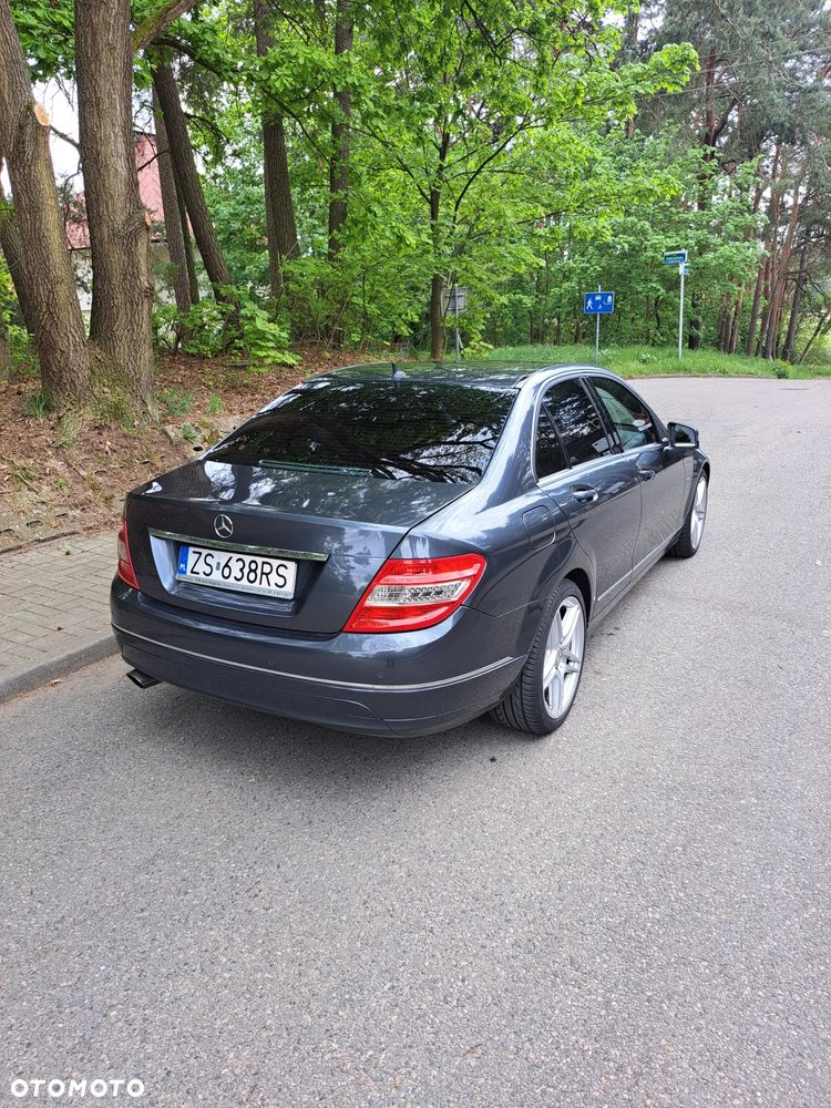 Mercedes-Benz Klasa C 250 CGI BlueEff Elegance - 10