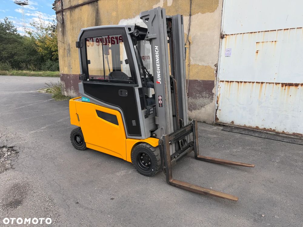 Jungheinrich 320 EFG - 2