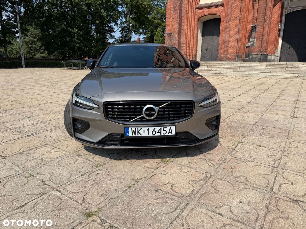 Volvo S60 B4 B R-Design - 2