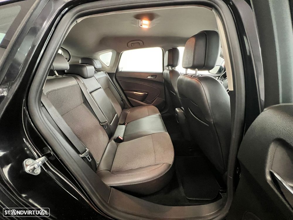 Opel Astra 1.4 Cosmo - 11