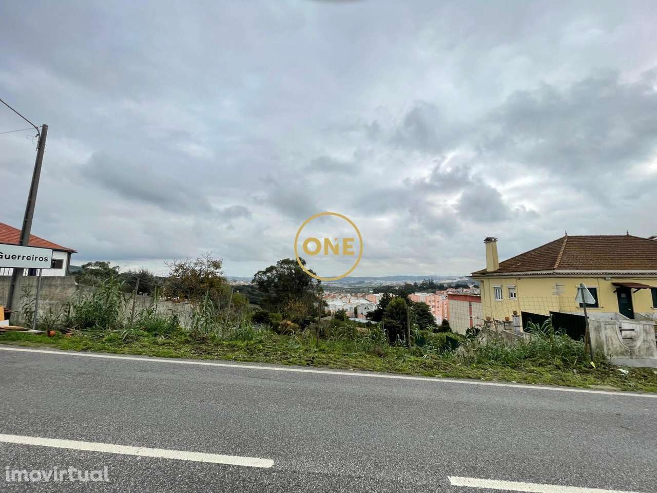 Terreno Urbano de 400m2 para Construção em Guerreiros, Loures - Grande imagem: 3/19