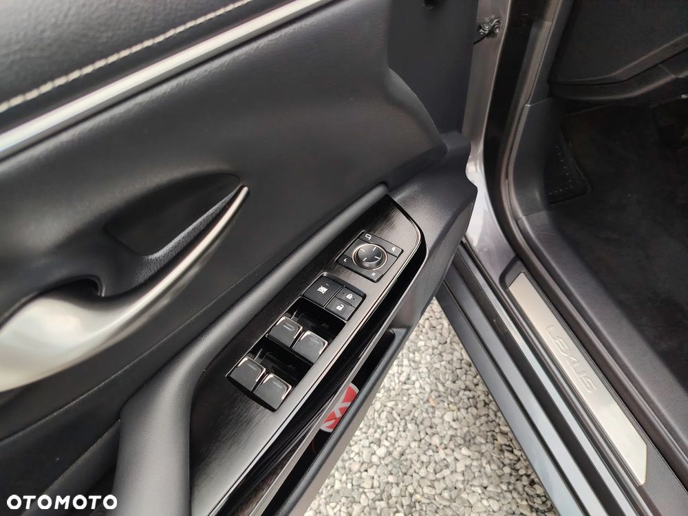 Lexus ES 300h Business Edition - 23