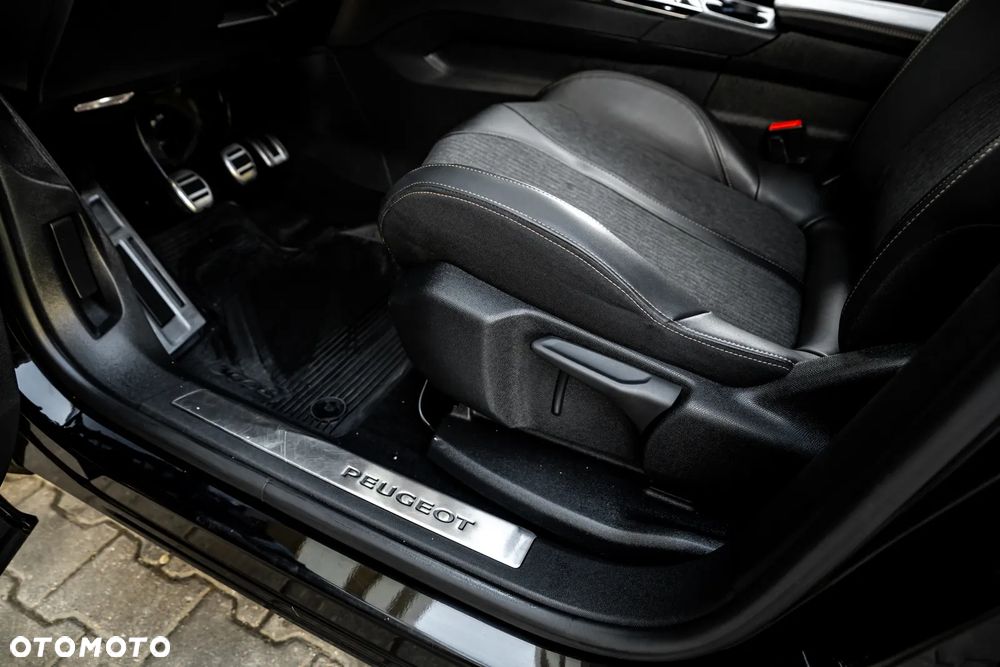 Peugeot 3008 1.2 PureTech GT S&S - 18
