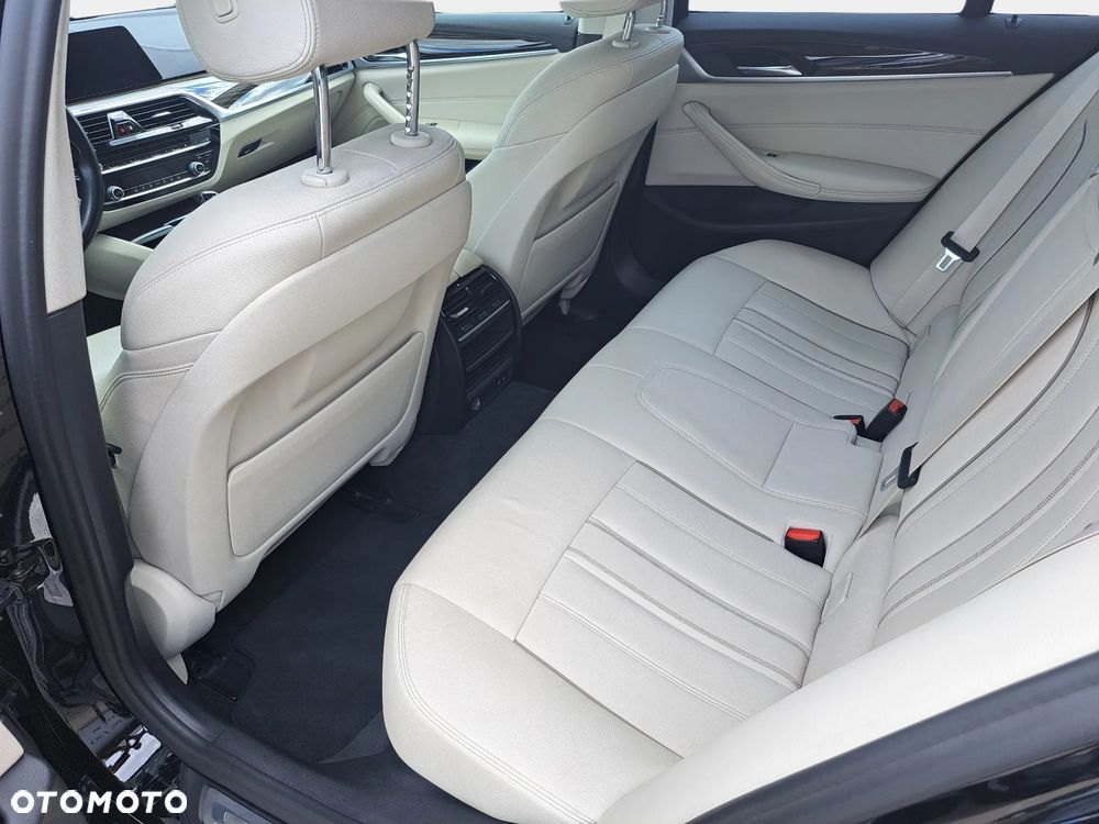 BMW Seria 5 520d xDrive Luxury Line - 11
