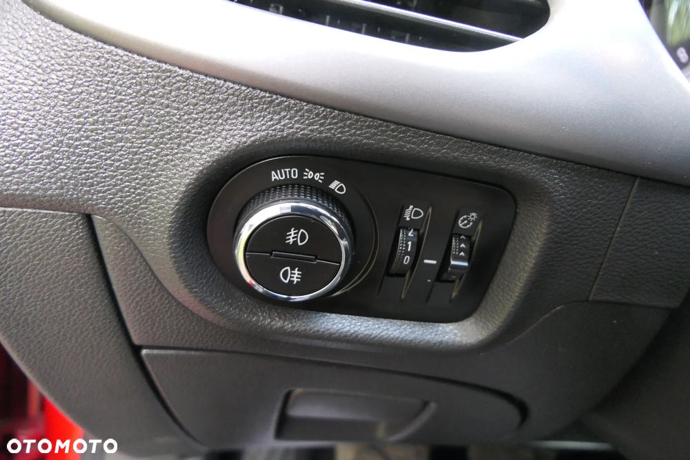 Opel Astra 1.4 Turbo Business - 25