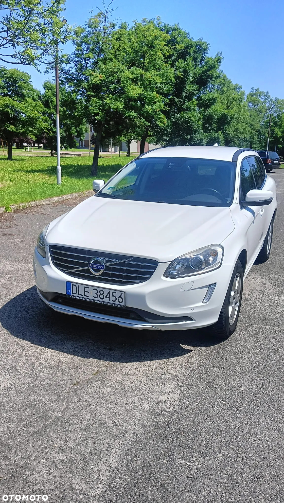 Volvo XC 60 D4 Drive-E Momentum - 4