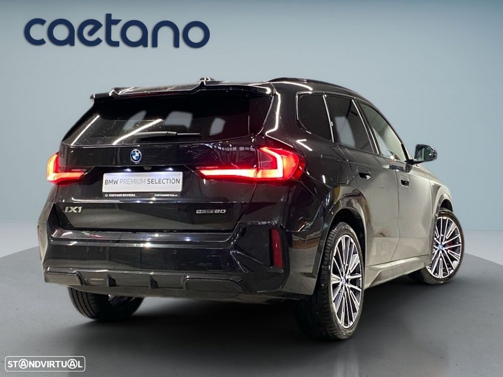 BMW iX1 eDrive20 Pack Desportivo M Pro - 2
