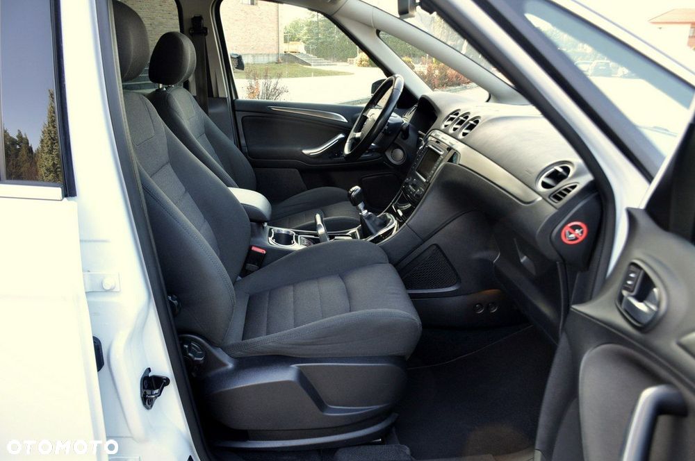 Ford S-Max - 17