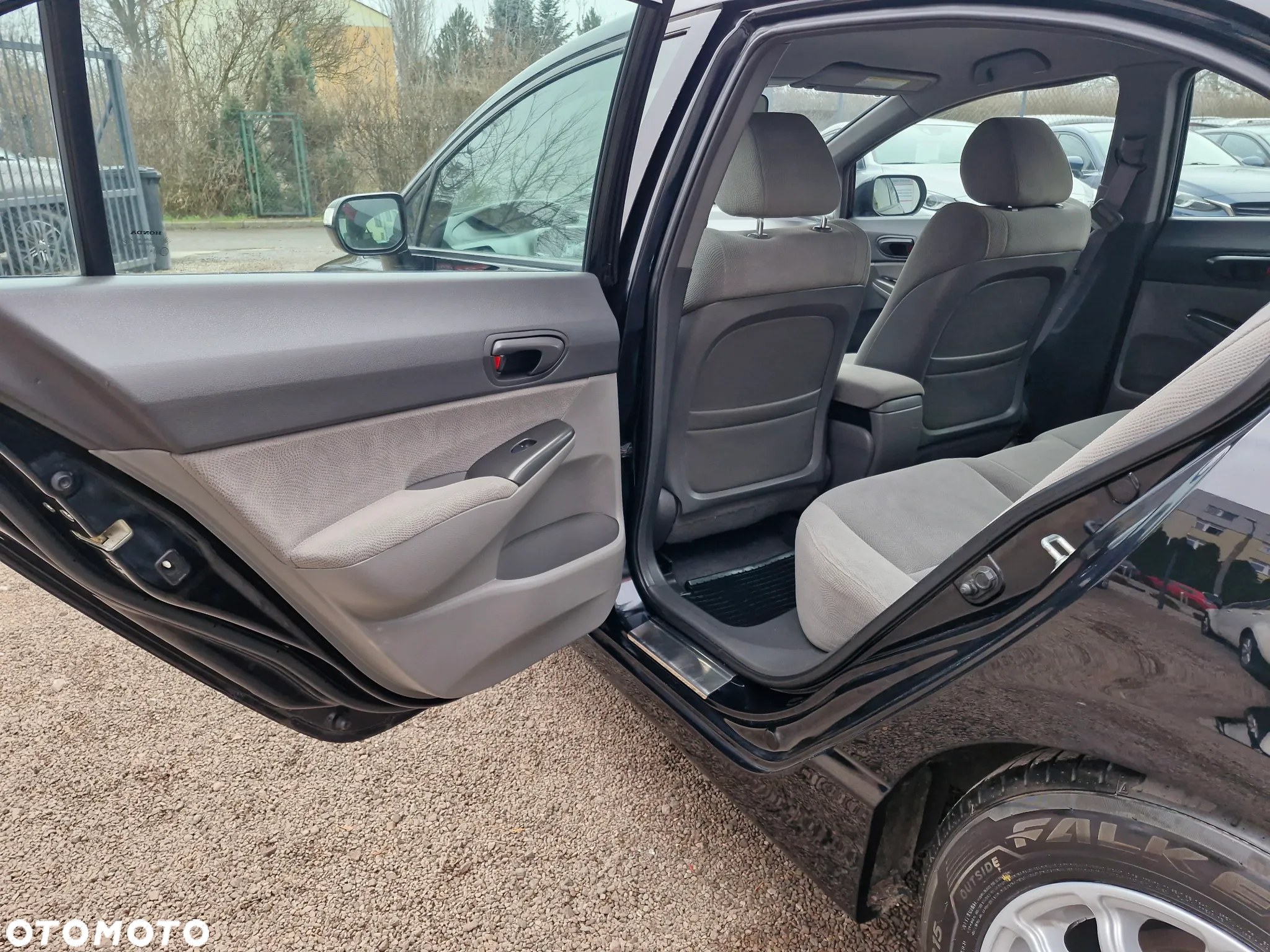 Honda Civic 1.8 Comfort - 11